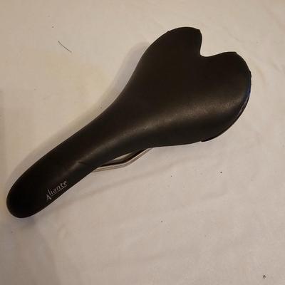 Variety of Bike Seats & Accessories (G-JS)