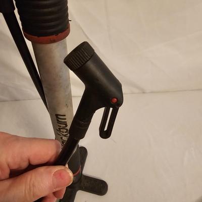 Variety of Bike Seats & Accessories (G-JS)
