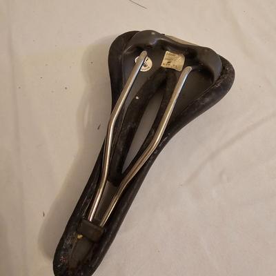 Variety of Bike Seats & Accessories (G-JS)