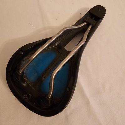 Variety of Bike Seats & Accessories (G-JS)