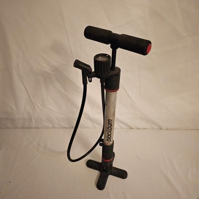 Variety of Bike Seats & Accessories (G-JS)
