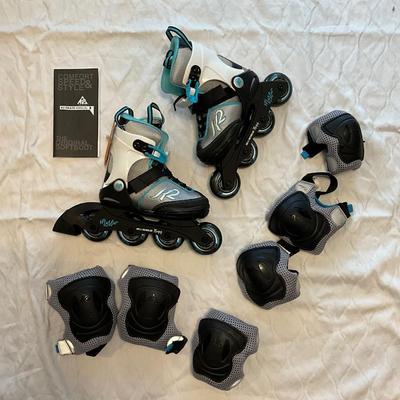 NEW, Childrenâ€™s rollerblades size 1-5, includes pads