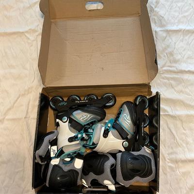 NEW, Childrenâ€™s rollerblades size 1-5, includes pads