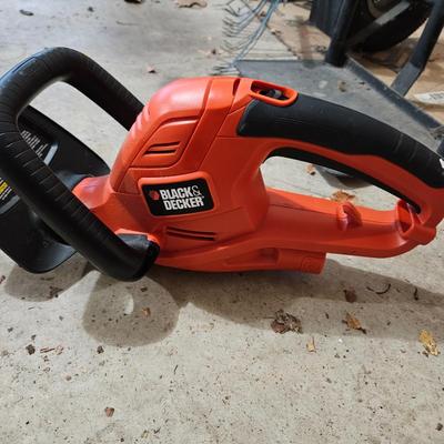 Black&Decker Hedge Trimmer, Hand Truck and Yard Tools (G-DW)