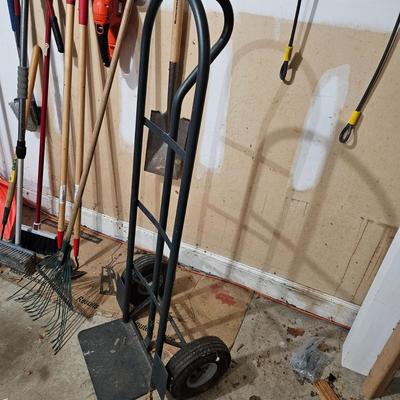 Black&Decker Hedge Trimmer, Hand Truck and Yard Tools (G-DW)