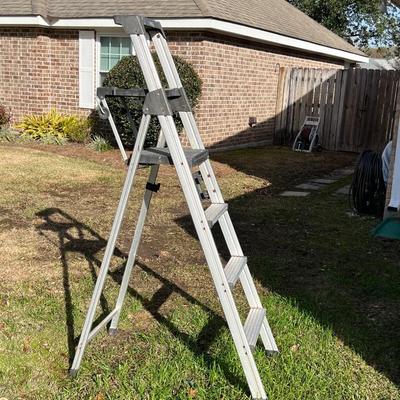 COSCO ~ 4 FT Aluminum Ladder