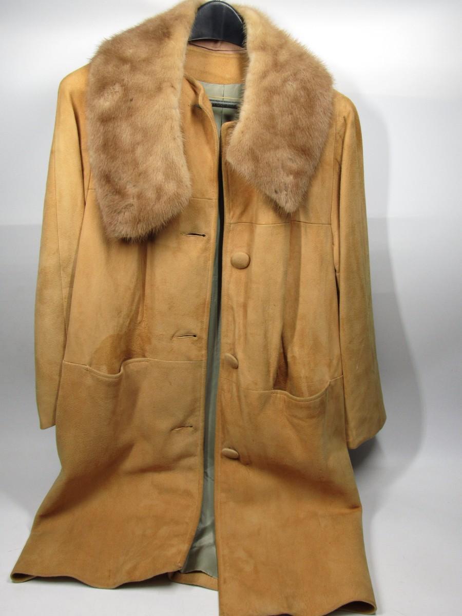 Vintage suede coat hotsell with fur collar