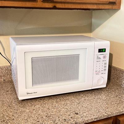 MAGIC CHEF ~ Microwave Oven ~ *Read Details