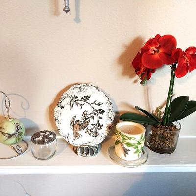 HUMMINGBIRD DECOR AND FAUX FLOWER