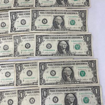 Lot of 25 1985 $1 bills