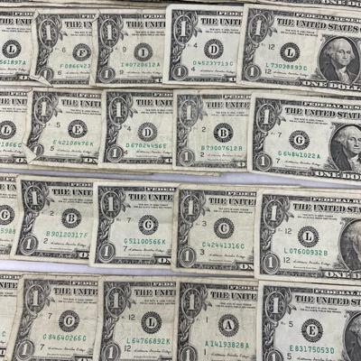 Lot of 25 1985 $1 bills