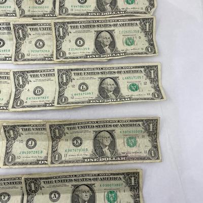 Lot of 19 1985 $1 bills
