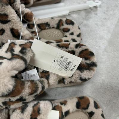 14 Pairs Leopard Cheetah Slipper TS09 Womenâ€™s Target Shoes - Brand New ShelfPull