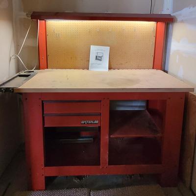 Workbench with Powered Backwall
