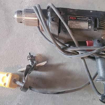 SKIL Corded Drill, Drill Gauge, Bits & Holder
