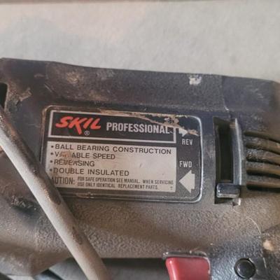 SKIL Corded Drill, Drill Gauge, Bits & Holder