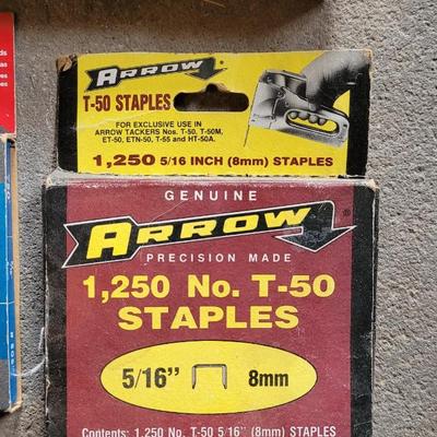 Staple Gun and Staples