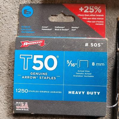 Staple Gun and Staples