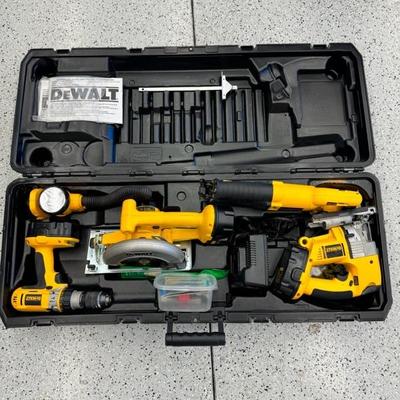 Lot 921 DeWalt battery power tools