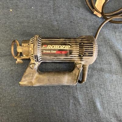 lot 1107 rotozip spiral saw with tool set