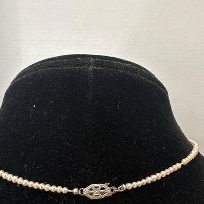 Lot 1015 3 necklaces