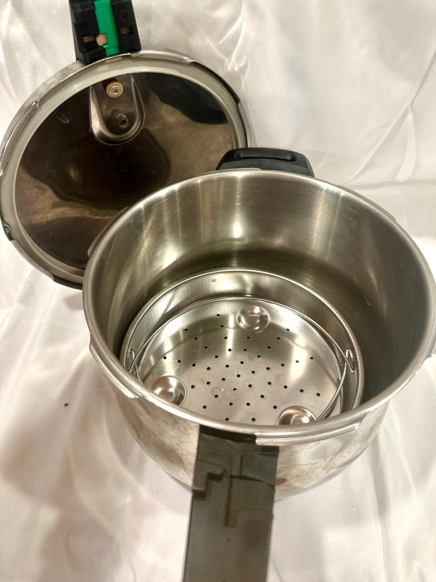 Favor Rapid Express Pressure Cooker EstateSales