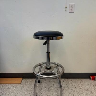 Lot 1124 adjustable metal stools
