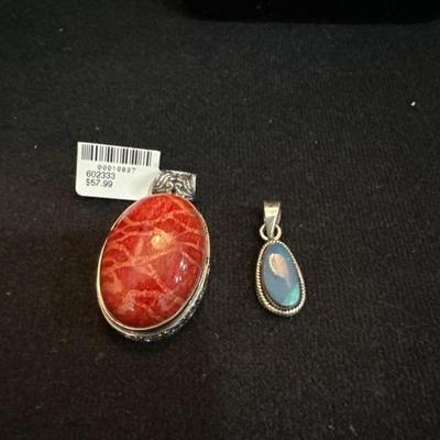 Lot 1025 pendants 925
