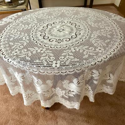 Vintage Gorgeous Round Crocheted Table Cloth