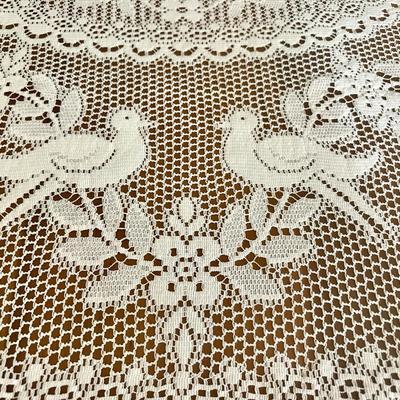 Vintage Gorgeous Round Crocheted Table Cloth