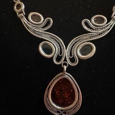 Lot 1033 necklaces