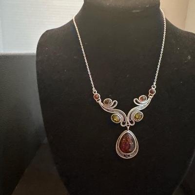 Lot 1033 necklaces