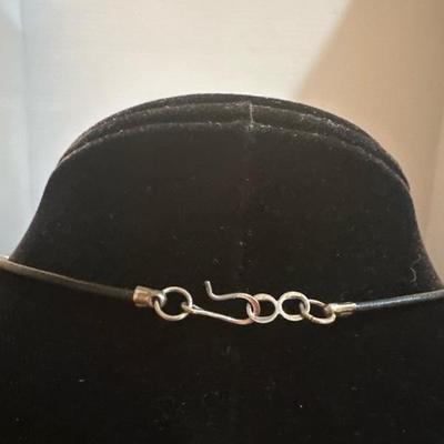 Lot 1033 necklaces