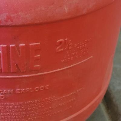 2 Gallon & 2.5 Gallon Gas Cans
