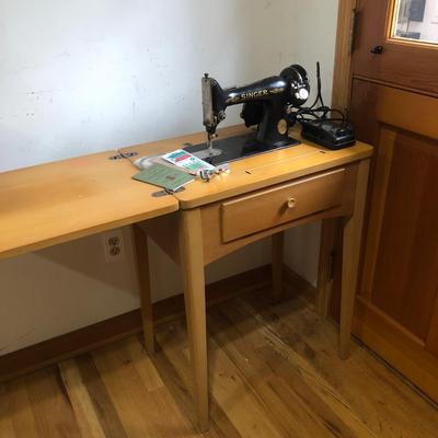 LOT 1L: Vintage Singer Sewing Machine Mounted to Folding Table