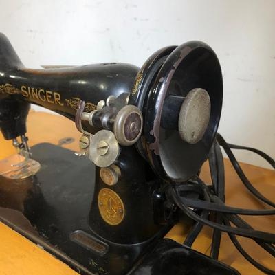 LOT 1L: Vintage Singer Sewing Machine Mounted to Folding Table