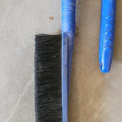 Auto Brushes & Scrappers