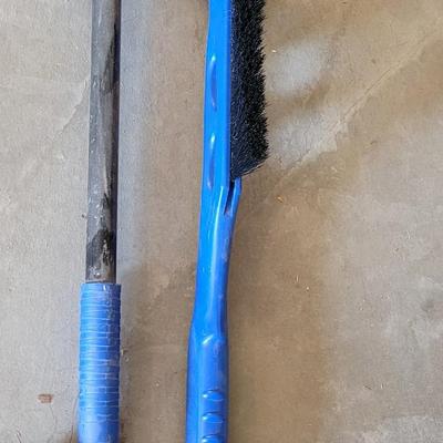 Auto Brushes & Scrappers