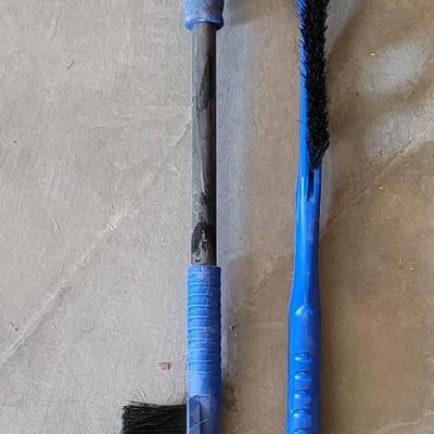 Auto Brushes & Scrappers