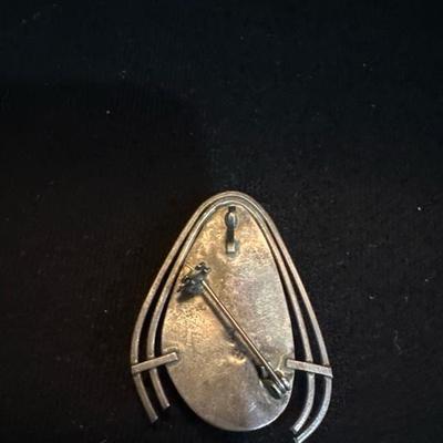 Lot 1039 pin/brooch 925 and 925 chain