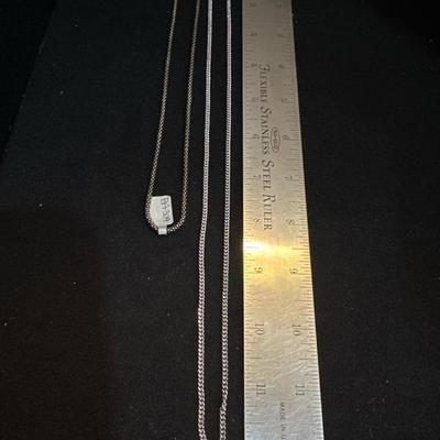 Lot 1040 chains marked 925