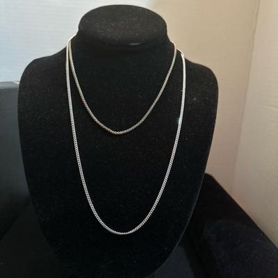 Lot 1040 chains marked 925