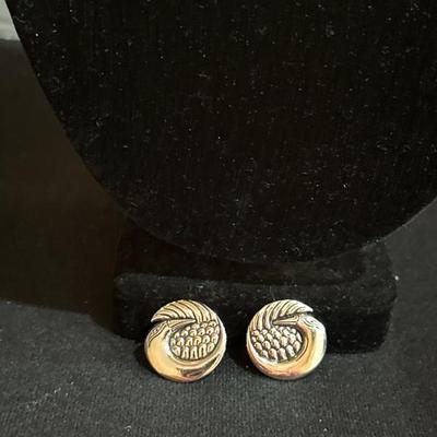 Lot 1042 Vintage Laurel Burch necklace