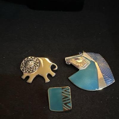 Lot 1044 Laurel Burch brooches / pins