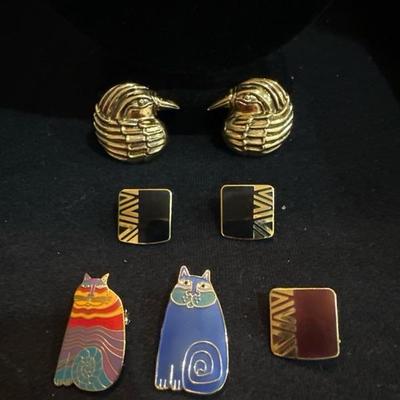 Lot 1046 Laurel Burch items