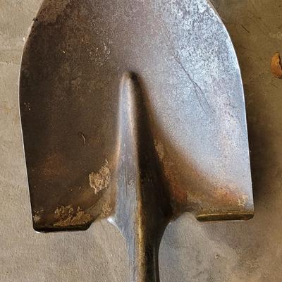 D Handle Shovel