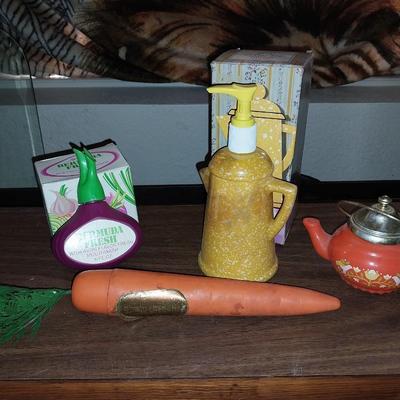 VINTAGE BERMUDA FRESH MOUTHWASH-COFFEE POT HANDLOTION-CARROT AND TEAPOT