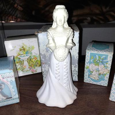 VINTAGE CHURCH HOUSE BRIDE "DELICATE DASIES" COLOGNE-BRIDAL MOMENTS-JOYOUS BELLS