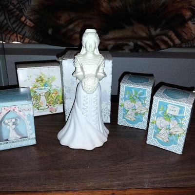 VINTAGE CHURCH HOUSE BRIDE "DELICATE DASIES" COLOGNE-BRIDAL MOMENTS-JOYOUS BELLS