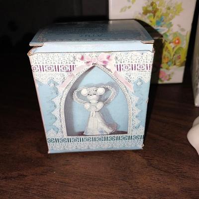 VINTAGE CHURCH HOUSE BRIDE "DELICATE DASIES" COLOGNE-BRIDAL MOMENTS-JOYOUS BELLS